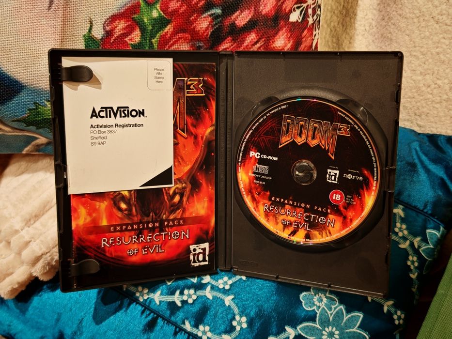 Doom 3 resurrection of evil stan kolekcjonerski 3xA wyd. Premierowe PC