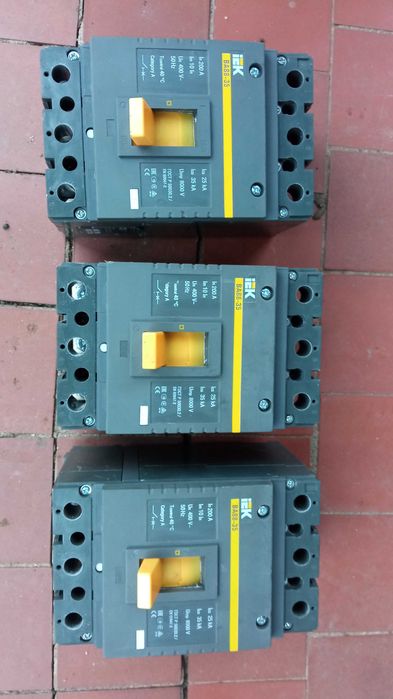 Автоматические выключатели ВА88-35 3P 200А 35кА, ВА88-32 3P 100А IEK