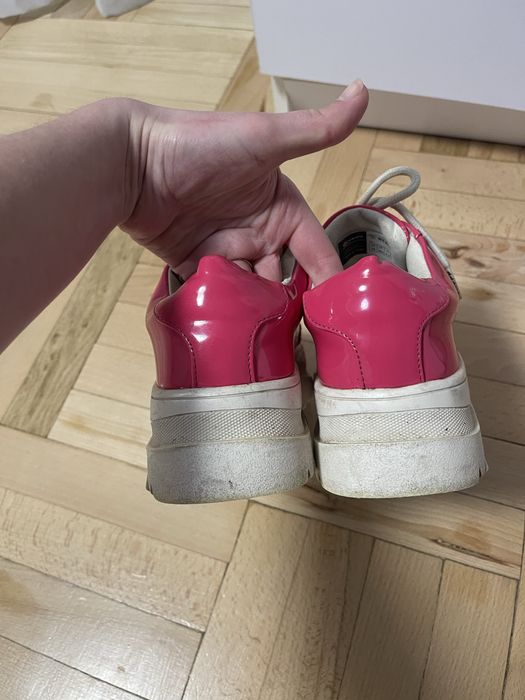 Рожеві кросівки cropp 38 кроси