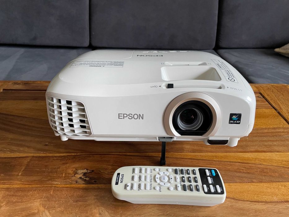 Projektor Epson EH-TW5300 + okulary 3D