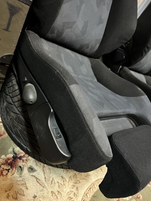 Recaro prawy i lewy pompowane fotele niskie