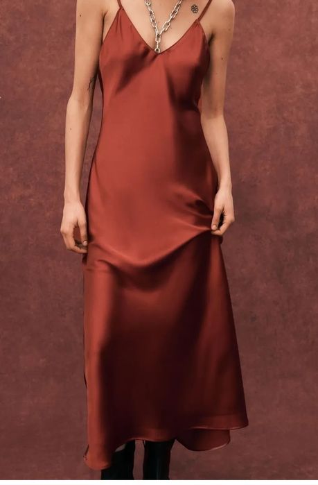 Сукня плаття на бретелях Zara сатинова у розмірі L