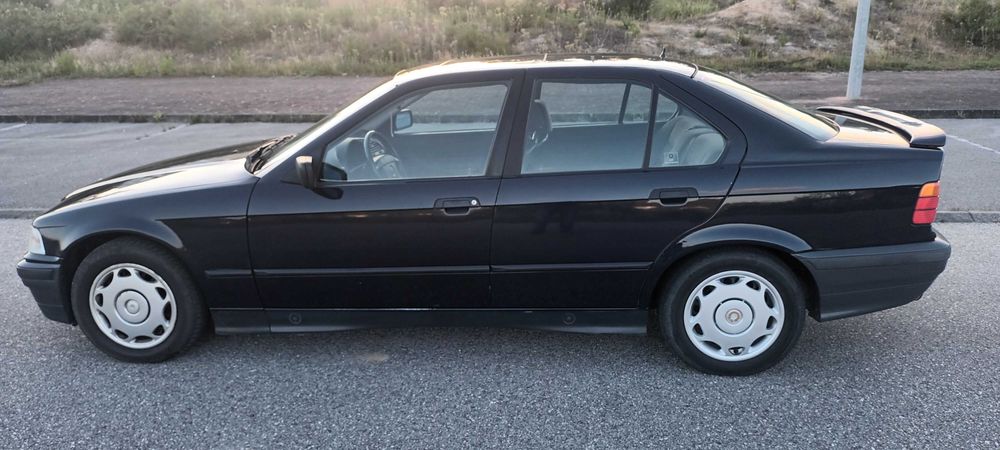 BMW 318I    1994