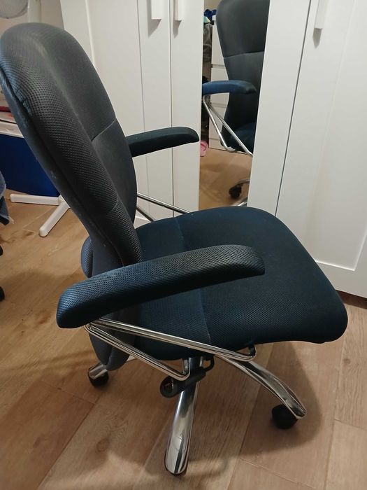 Cadeira de Escritorio Giratoria