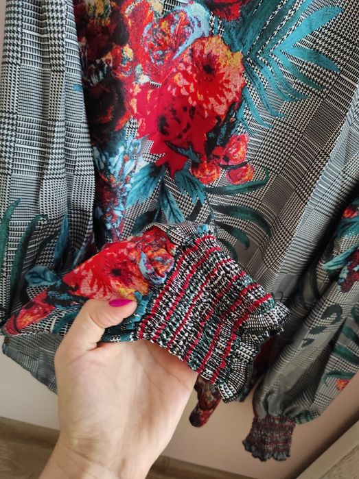 Bluzka folk z mega bufiastymi rękawami święta