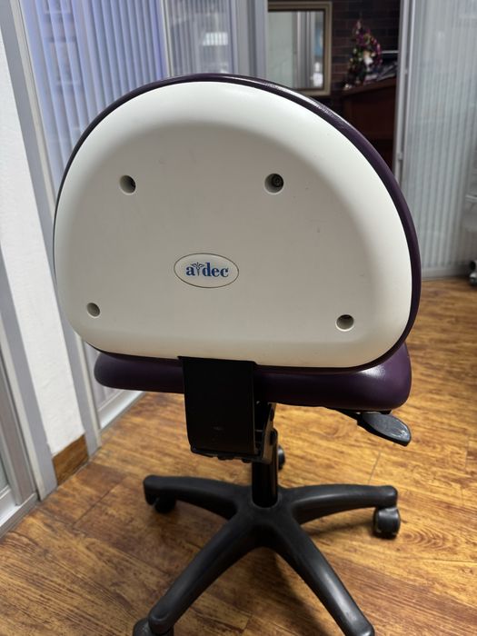 Стілець для лікаря A-dec -2 шт