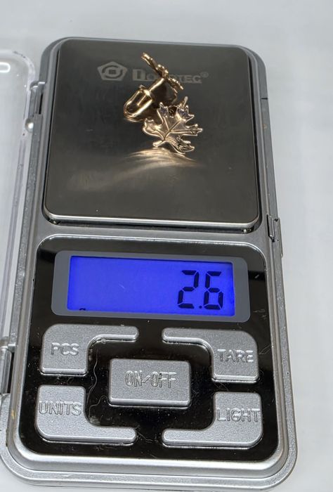 Золоті сережки 583 проби.