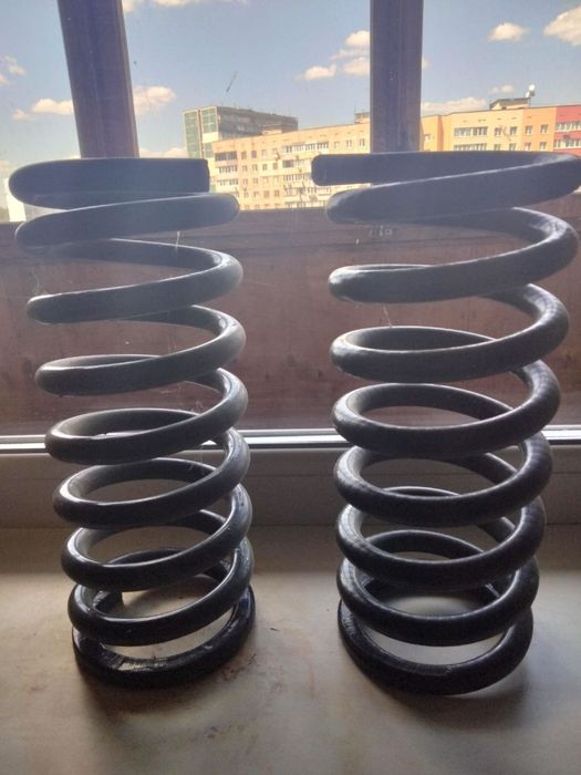 Пружины на ИЖ или Москвич 412.