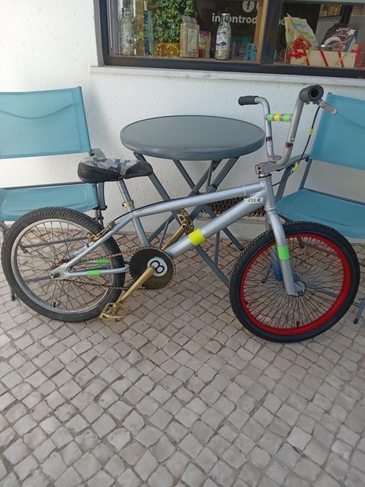 Bicicleta BMX restaurada