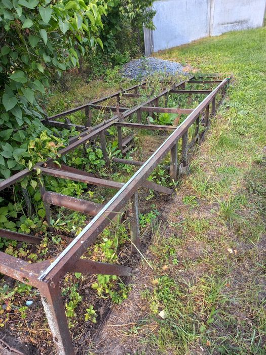 Металева конструкція під естакаду