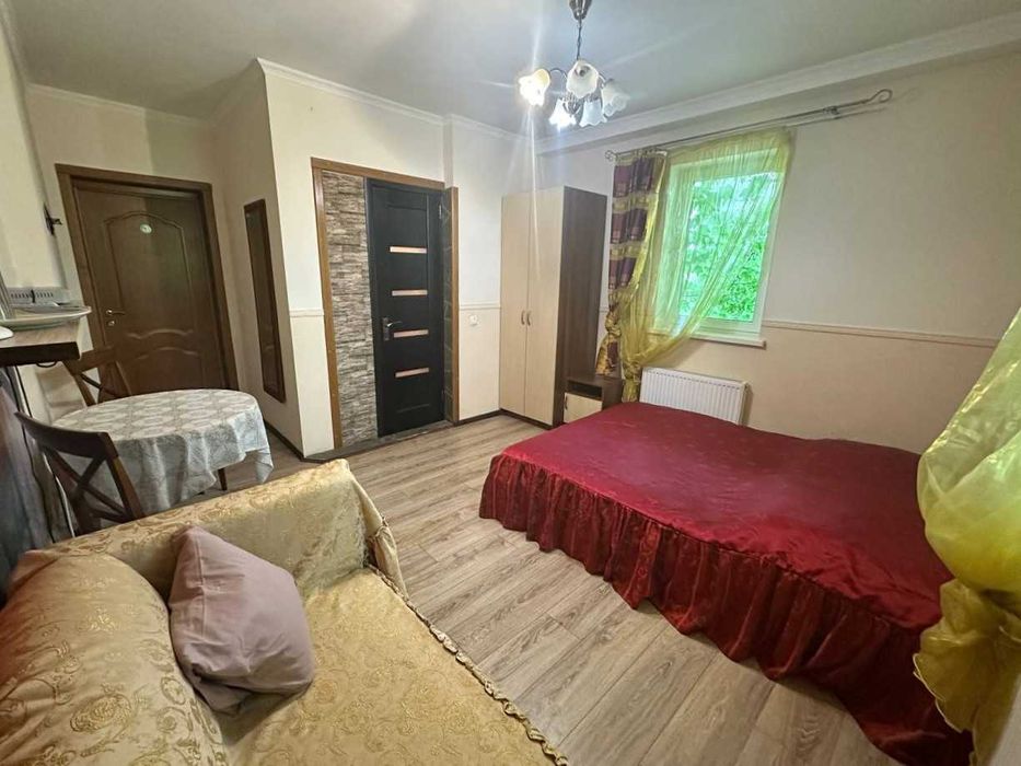 Продаж діючого готелю 900м². 16 номерів. Ресторан. Б'юті-послуги. Центр. ID:721