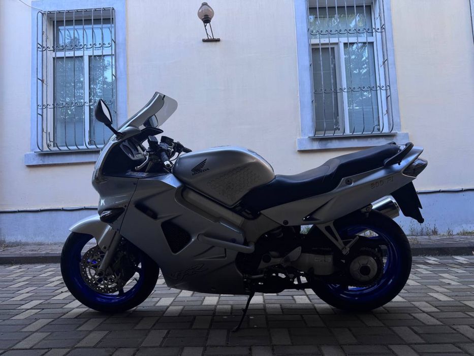 Honda VFR800 RC46 1998