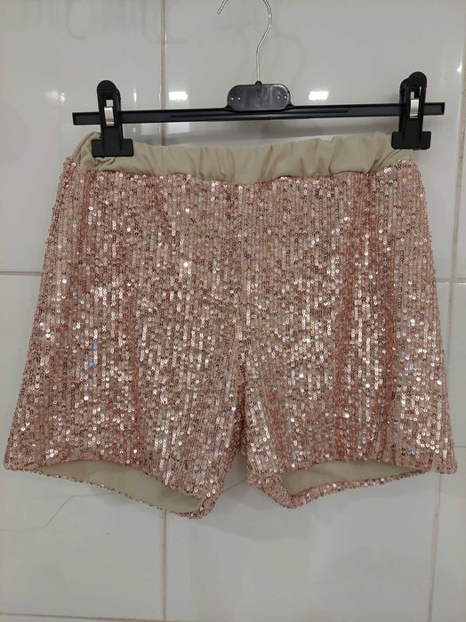 Conjunto de top rosa gold em lantejoulas e calçao igual