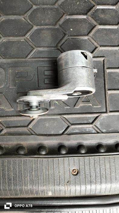 Натяжитель ремня генератора .Опель зафіра а 1.8 бензин. Z18XE