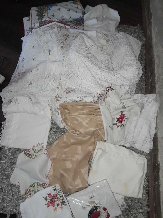 Cobertas, toalhas e panos de linho caseiros