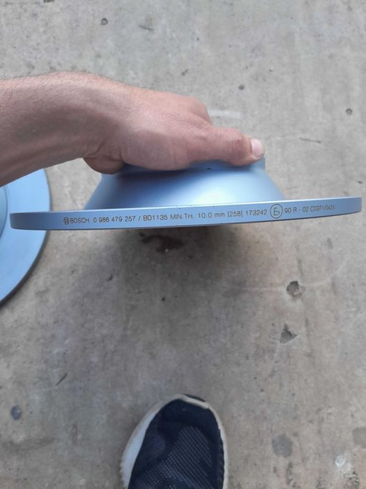 Продам диски гальмівні Audi