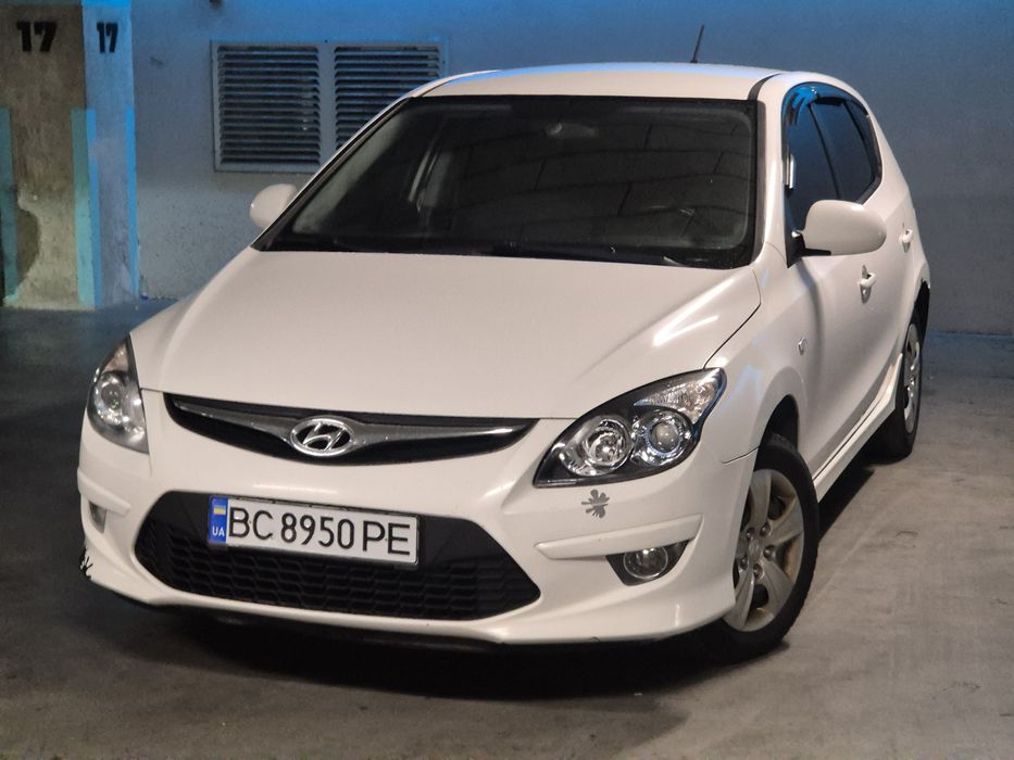 Hyundai i30 1.6СRDi 6л росхід!!