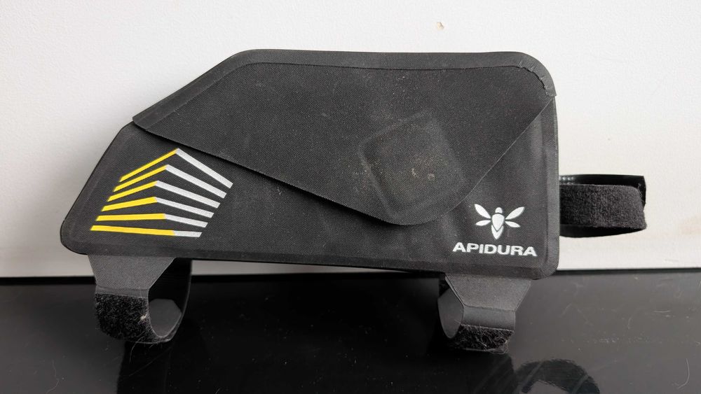 Сумка на раму Apidura Racing Top Tube Pack 1 L