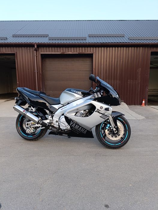 Yamaha YZF 1000r///