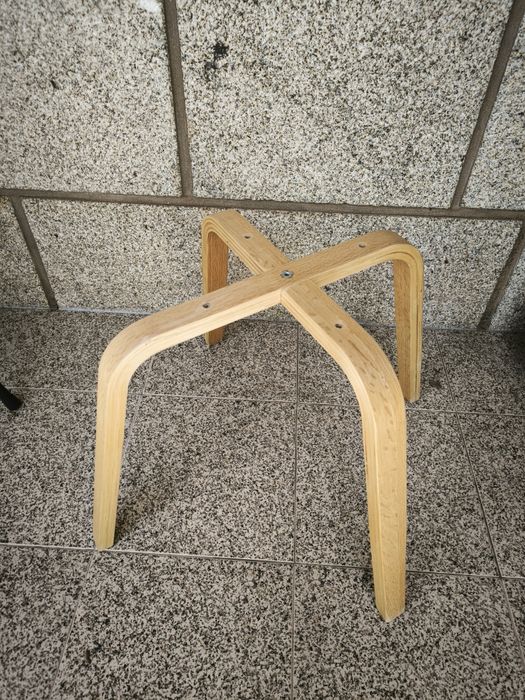 Cadeira branca para dar, estilo Ikea