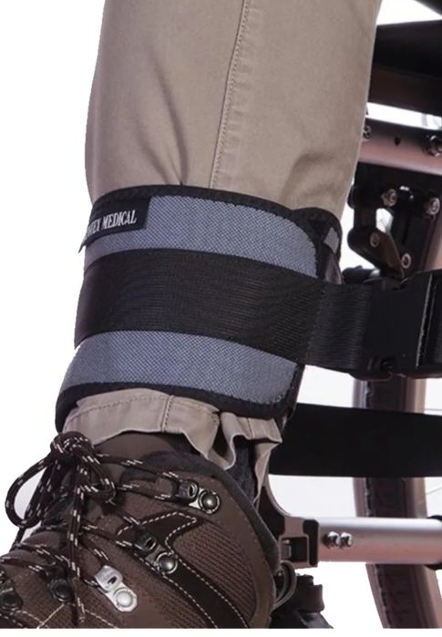 Arnês de tornozelo para cadeira de rodas