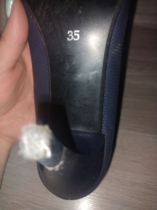 Szpilki 35 granatowe