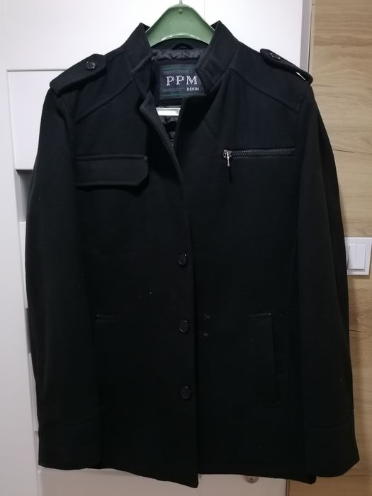 Płaszczyk z flauszu.