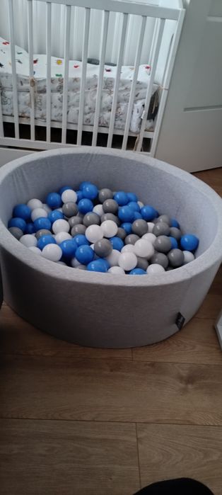 Basen z piłeczkami
