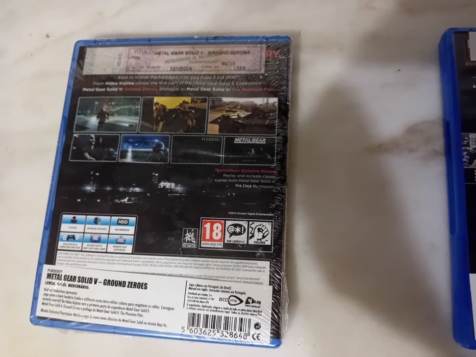 Conjunto de 2 Jogos PlayStation 4 Metal Gear Solid/Call of Duty