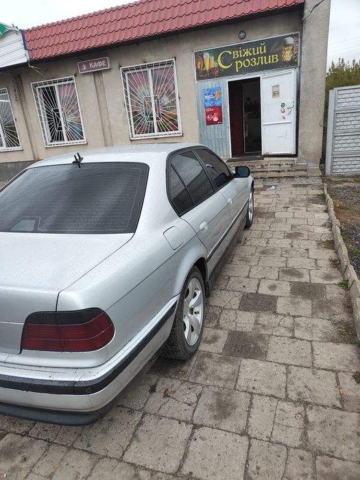 Продам бмв 7 е 38