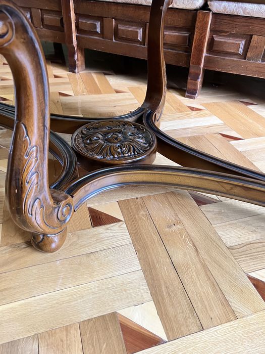 Журнальний столик з натурального дерева