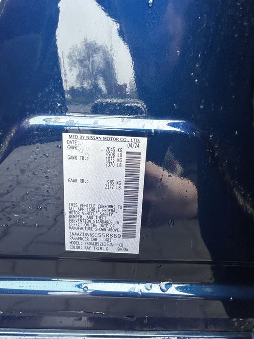 Нісан ліф 2024 року