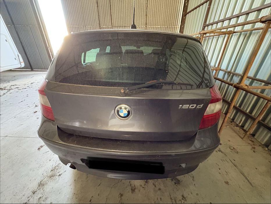 Tampa da mala BMW serie 1 e87