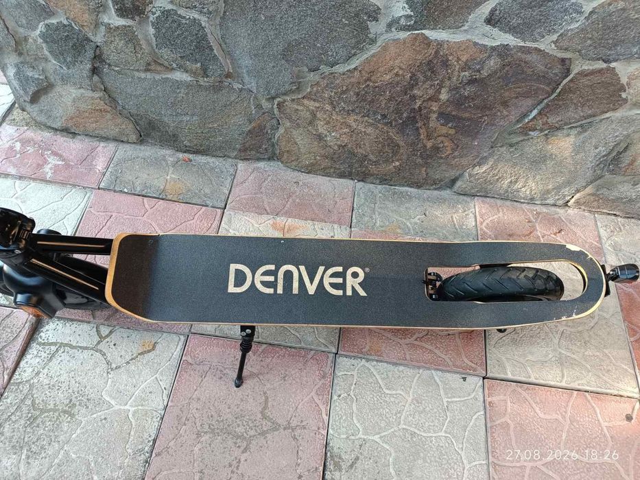 Самокат Denver..
