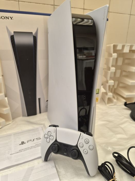 Ps5 com Leitor + Comando oficial  - Pode ser testada  !!