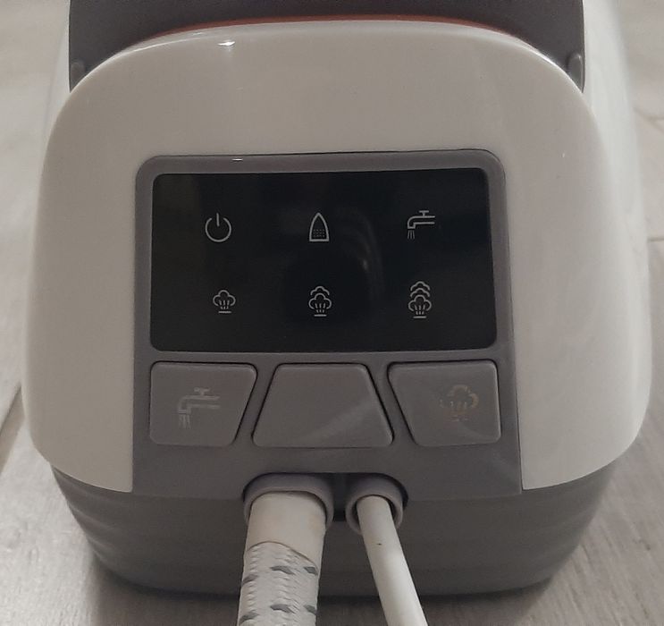 Żelazko z generatorem pary AEG QuickSteam