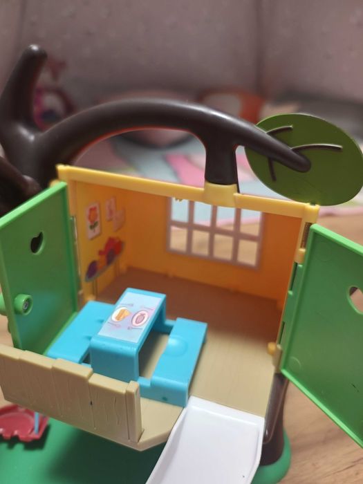 Будинок на дереві, паровозик та будинок свинки пеппи Peppa pig