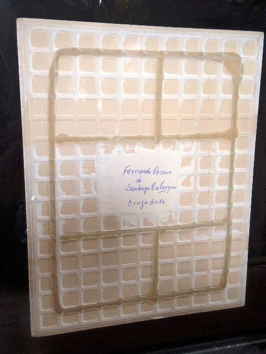 Moldura Azulejo Fernando Pessoa - Santiago Belacqua
