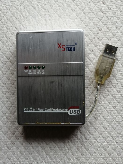 Leitor com ligação USB para vários cartões427553508976896003