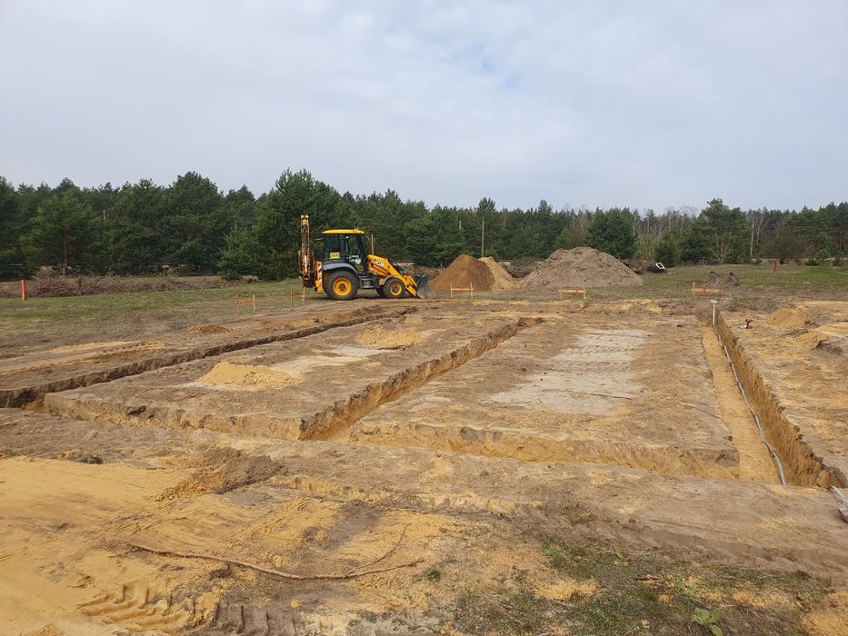 Usługi koparko-ładowarką / Prace ziemne