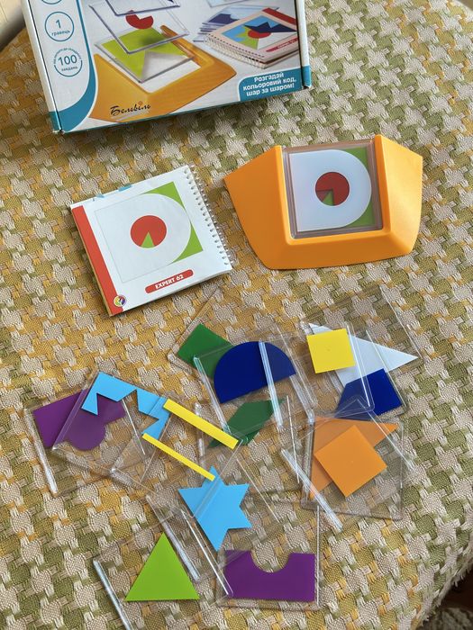 Гра Колір код від Smart Games Colour Code Цветовой код