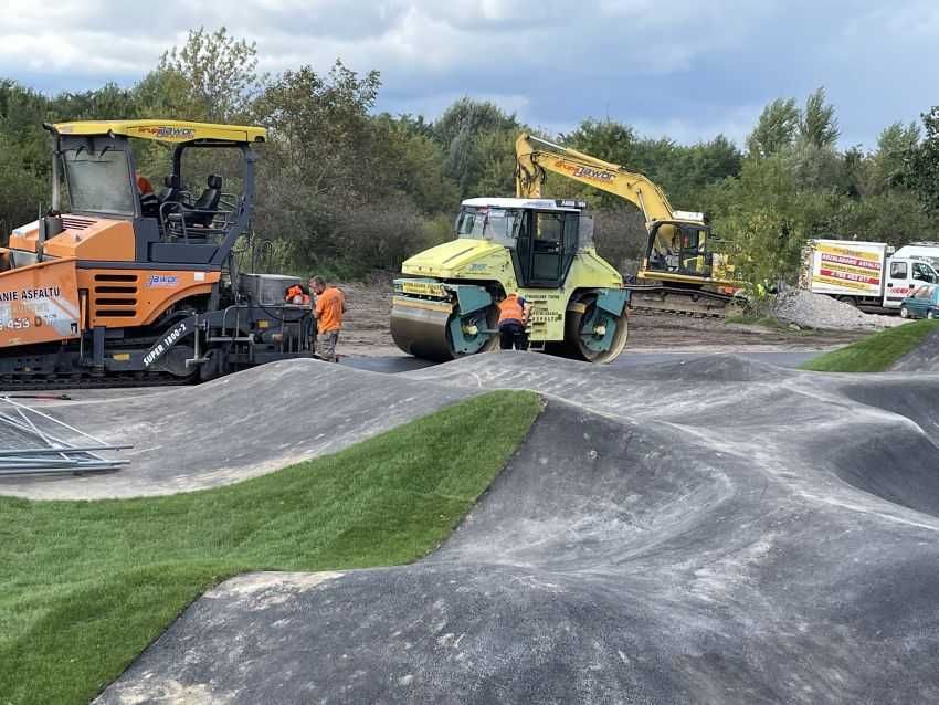 Asfaltowanie, utwardzanie terenu, budowa dróg, parkingi, place