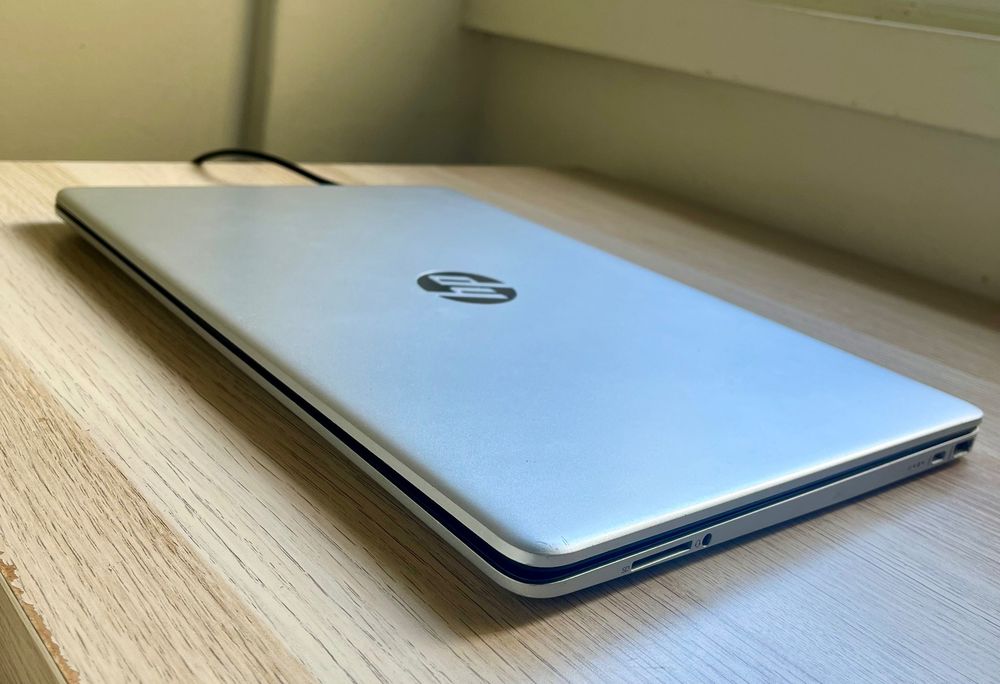 Laptop Computer491654994063544320