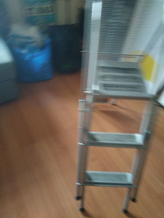 Escadote e tabua de passar a ferro Jata