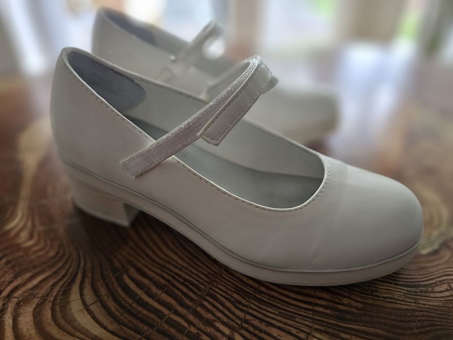 Buty do I Komunii dla dziewczynki