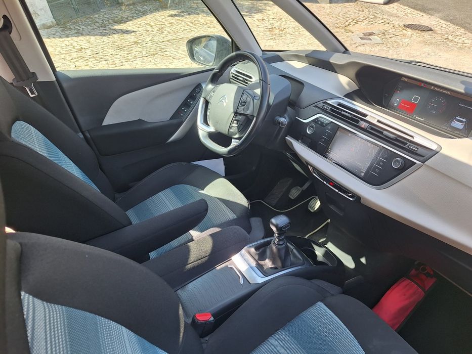 Poucos kms como nova, com garantia, aceito retoma