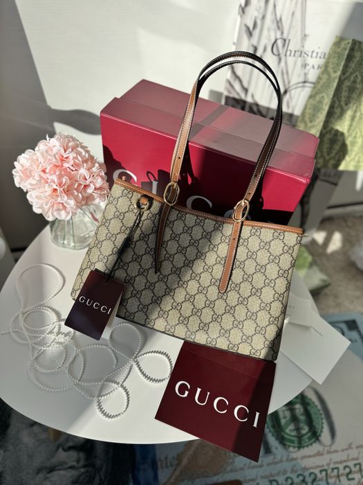 Сумка Gucci Emblem medium tote bag, жіноча сумка гучі тоут емблем, шкіряна сумка