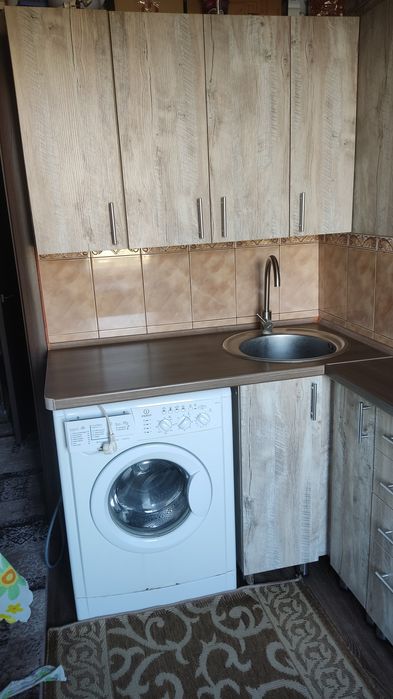 Кухонный гарнитур, бытовая техника для кухни б/у, состояние новых