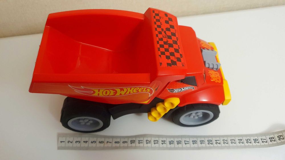 Машина hot wheels самоскид, резинові колеса , якісний пластик!
