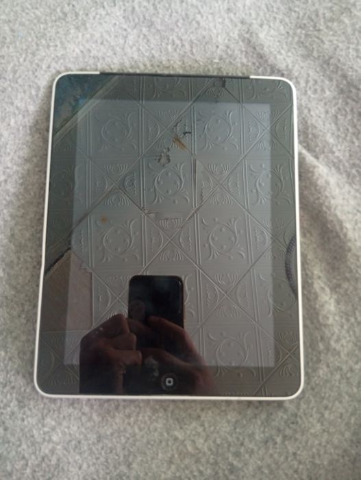 Продам iPad робочій